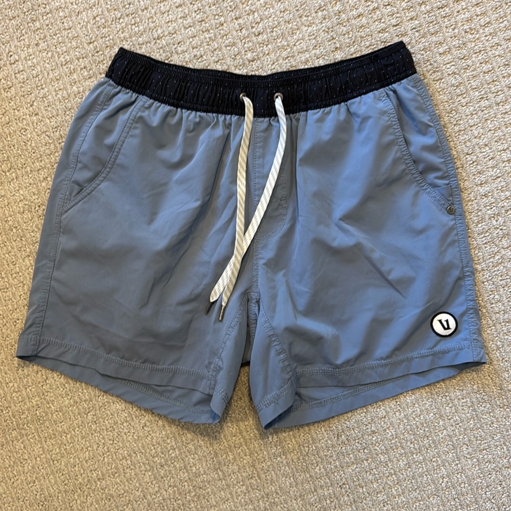 Men’s Medium (M) Vuori core kore short - light blue; 5 inch inseam